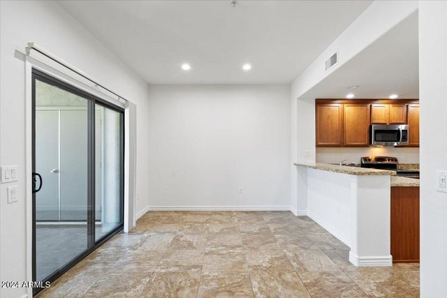 21320 N 56TH Street 2114, Phoenix, AZ 85054