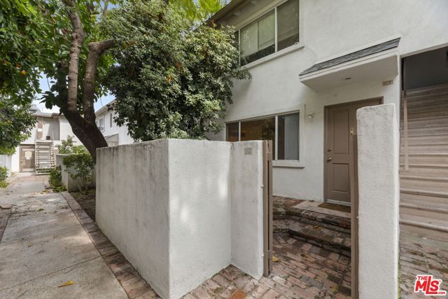 18555 Collins Street C11, Tarzana (los Angeles), CA 91356