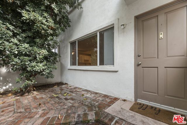 18555 Collins Street C11, Tarzana (los Angeles), CA 91356