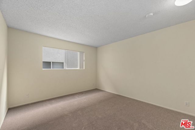 18555 Collins Street C11, Tarzana (los Angeles), CA 91356