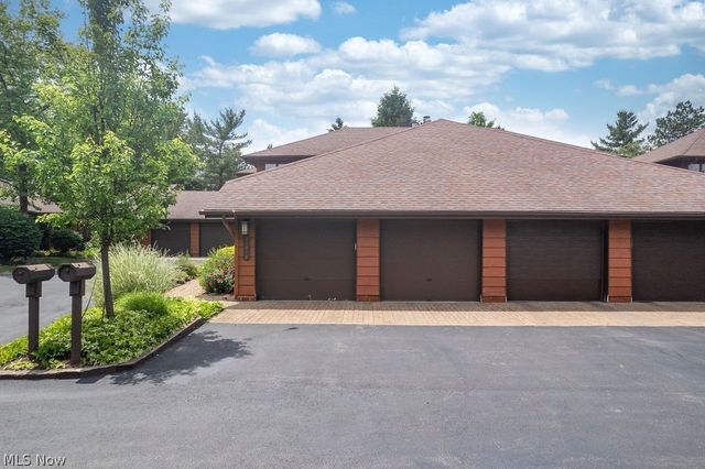 25878 Fairmount Boulevard, Beachwood, OH 44122