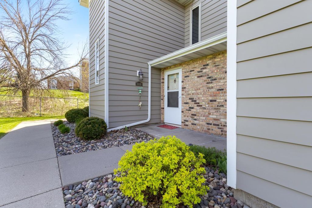 4488 Cinnamon Ridge Trail B, Eagan, MN 55122