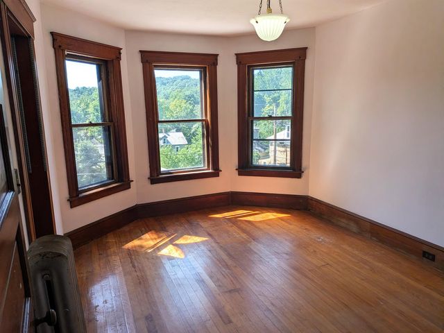 207 Elliot Street, Brattleboro, VT 05301