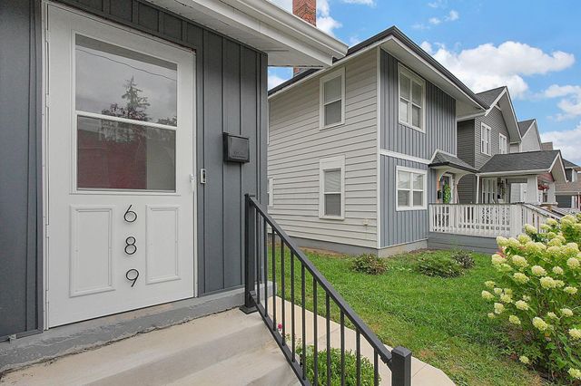 689 Stanley Avenue, Columbus, OH 43206