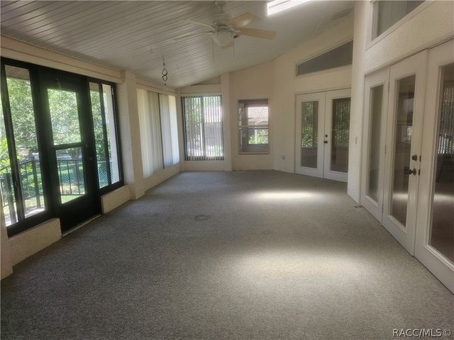 11718 W Riverhaven Drive, Homosassa, FL 34448