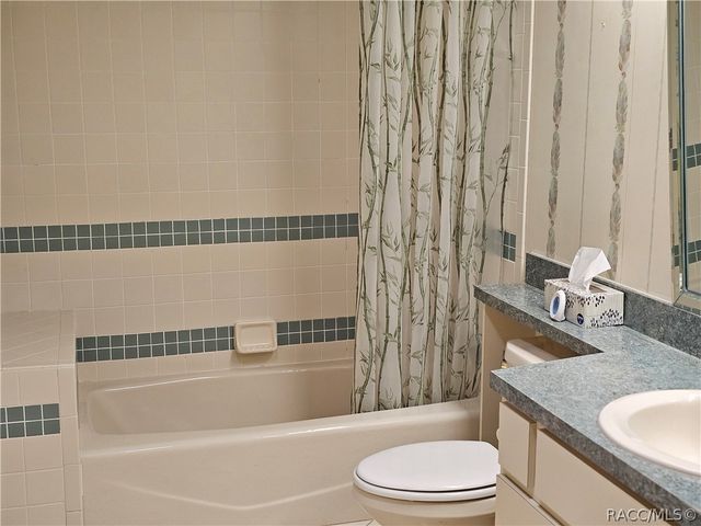 11718 W Riverhaven Drive, Homosassa, FL 34448