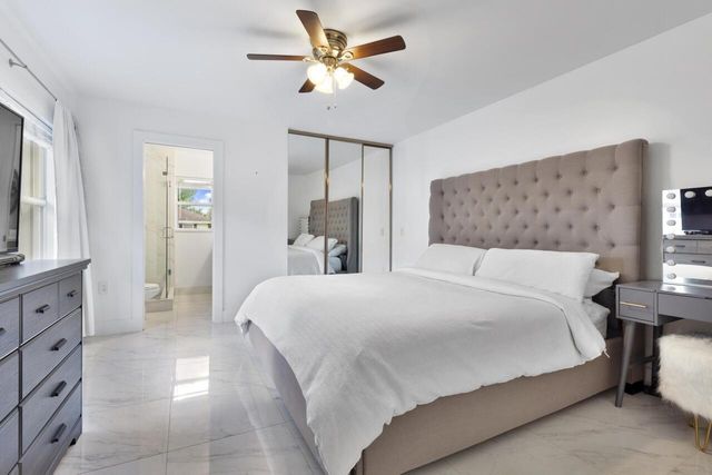 18 Amherst Court D, Royal Palm Beach, FL 33411