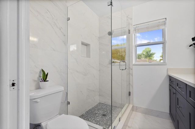 18 Amherst Court D, Royal Palm Beach, FL 33411
