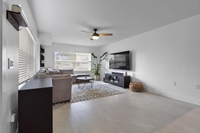 18 Amherst Court D, Royal Palm Beach, FL 33411