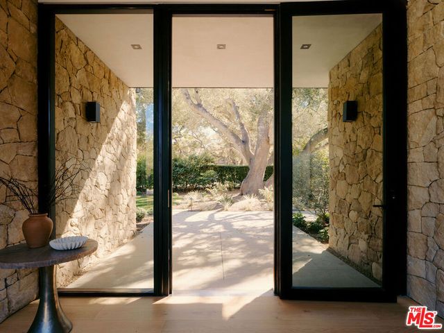 915 Camino Medio, Santa Barbara, CA 93110