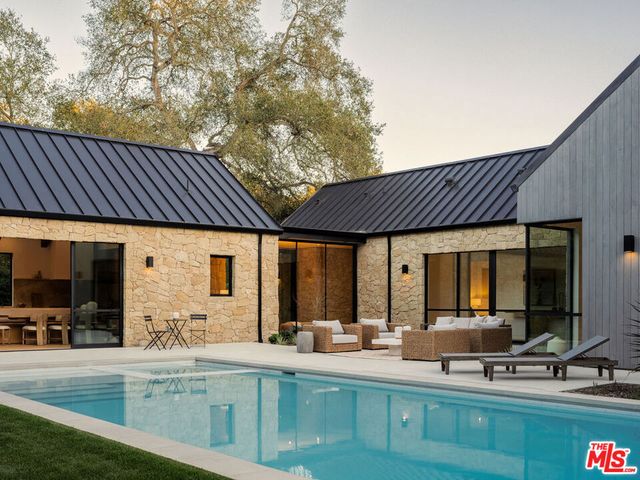 915 Camino Medio, Santa Barbara, CA 93110