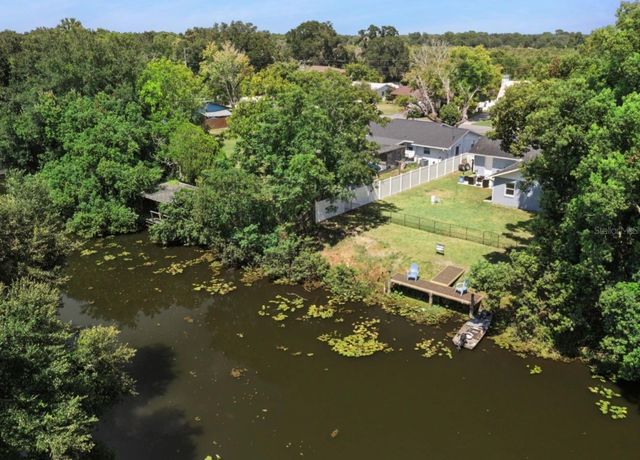 27821 LOIS DRIVE, Tavares, FL 32778