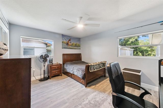 27821 LOIS DRIVE, Tavares, FL 32778