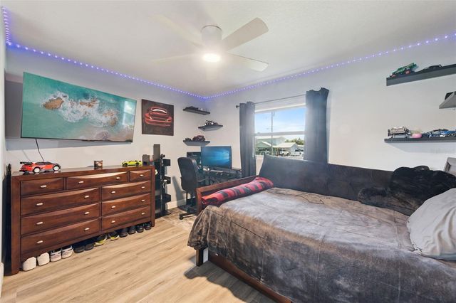 27821 LOIS DRIVE, Tavares, FL 32778
