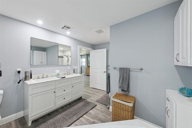 27821 LOIS DRIVE, Tavares, FL 32778