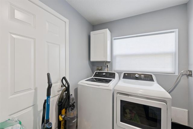 27821 LOIS DRIVE, Tavares, FL 32778
