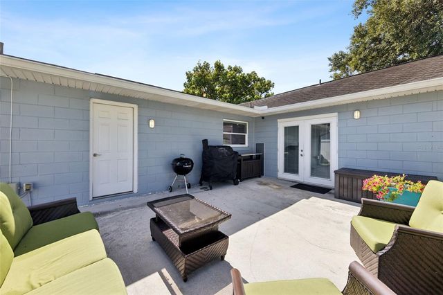 27821 LOIS DRIVE, Tavares, FL 32778
