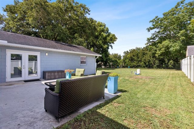 27821 LOIS DRIVE, Tavares, FL 32778