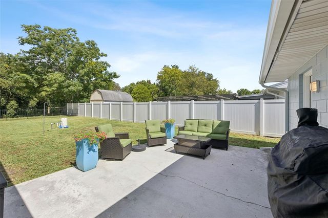 27821 LOIS DRIVE, Tavares, FL 32778
