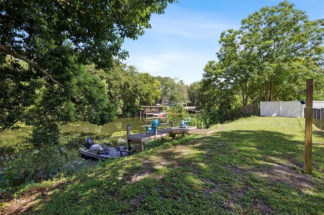 27821 LOIS DRIVE, Tavares, FL 32778