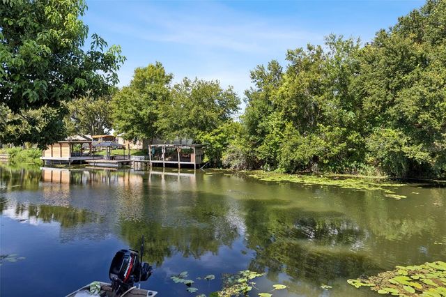 27821 LOIS DRIVE, Tavares, FL 32778
