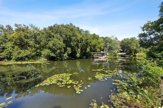27821 LOIS DRIVE, Tavares, FL 32778