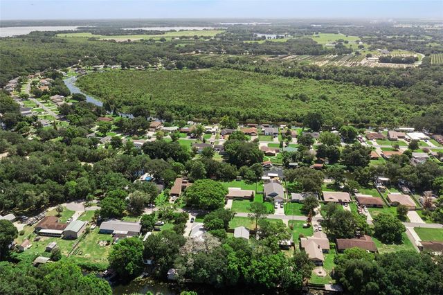27821 LOIS DRIVE, Tavares, FL 32778
