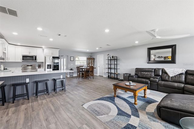 27821 LOIS DRIVE, Tavares, FL 32778