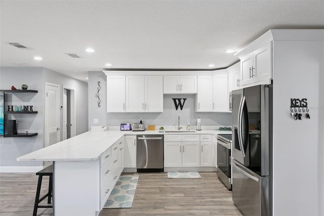 27821 LOIS DRIVE, Tavares, FL 32778
