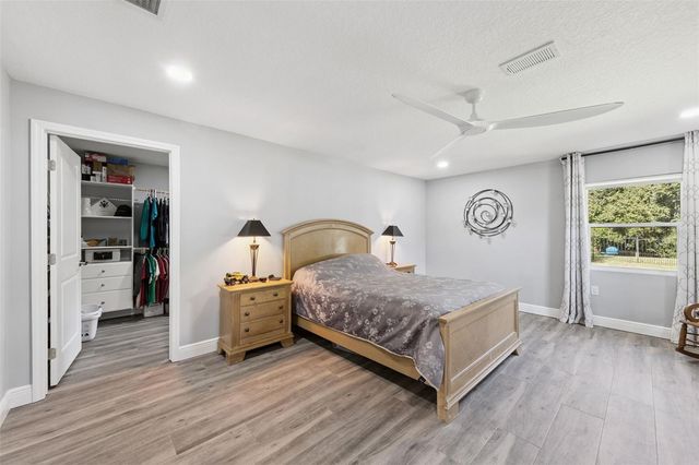 27821 LOIS DRIVE, Tavares, FL 32778