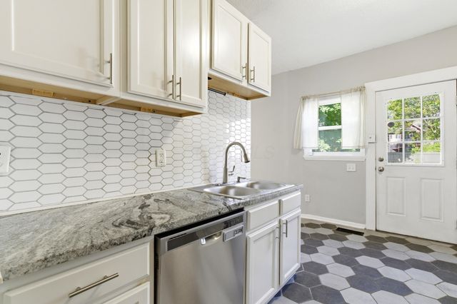 875 Oakwood Avenue, Columbus, OH 43206