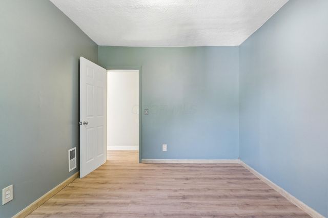 875 Oakwood Avenue, Columbus, OH 43206