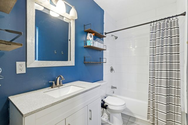 875 Oakwood Avenue, Columbus, OH 43206