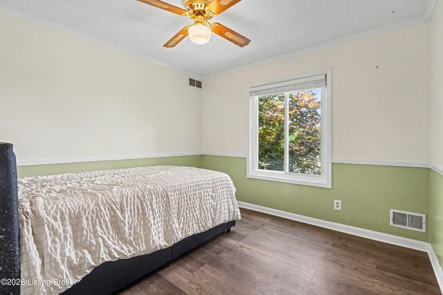 216 Shakeland Dr, Taylorsville, KY 40299