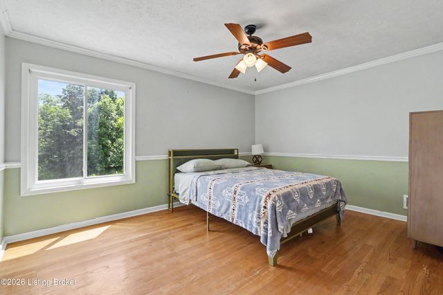 216 Shakeland Dr, Taylorsville, KY 40299