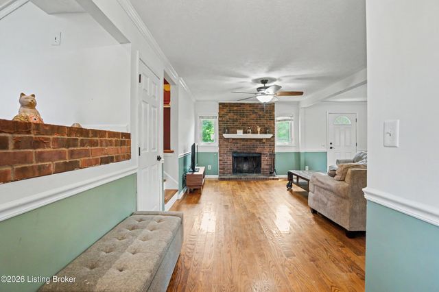 216 Shakeland Dr, Taylorsville, KY 40299
