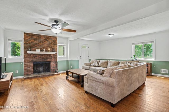 216 Shakeland Dr, Taylorsville, KY 40299