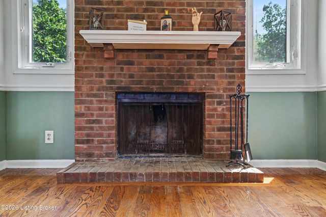 216 Shakeland Dr, Taylorsville, KY 40299