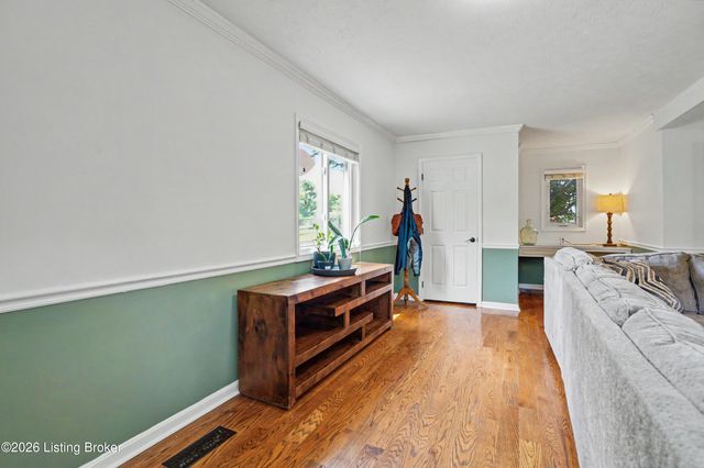 216 Shakeland Dr, Taylorsville, KY 40299