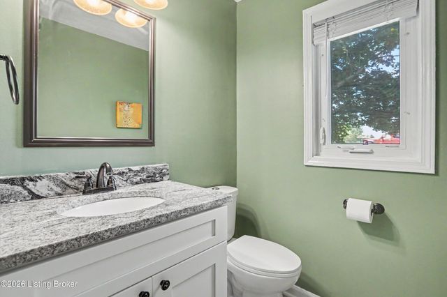 216 Shakeland Dr, Taylorsville, KY 40299