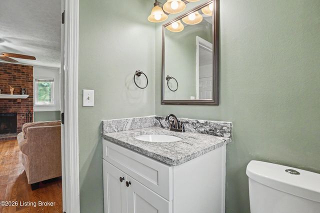 216 Shakeland Dr, Taylorsville, KY 40299