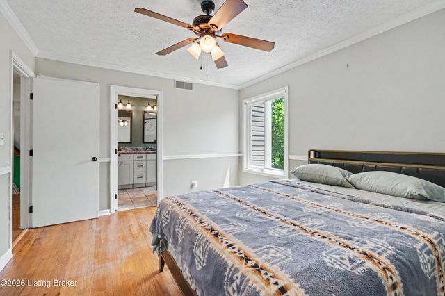216 Shakeland Dr, Taylorsville, KY 40299
