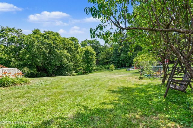 216 Shakeland Dr, Taylorsville, KY 40299