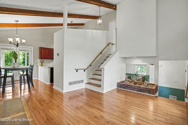 216 Shakeland Dr, Taylorsville, KY 40299