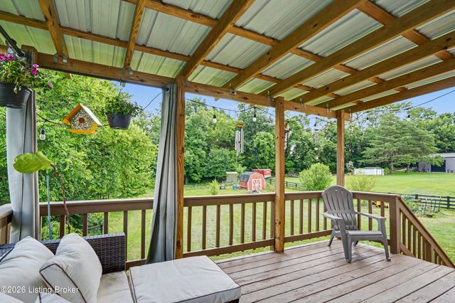 216 Shakeland Dr, Taylorsville, KY 40299