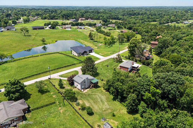 216 Shakeland Dr, Taylorsville, KY 40299