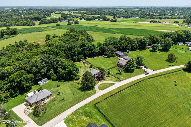 216 Shakeland Dr, Taylorsville, KY 40299