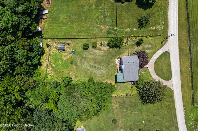 216 Shakeland Dr, Taylorsville, KY 40299