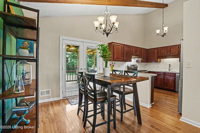 216 Shakeland Dr, Taylorsville, KY 40299