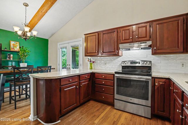 216 Shakeland Dr, Taylorsville, KY 40299